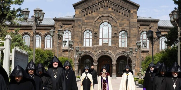 Նիկոլ Փաշինյանն ուղղակիորեն կատարում է թշնամու առաջ ստանձնած պարտավորությունը. ՀայաՔվե