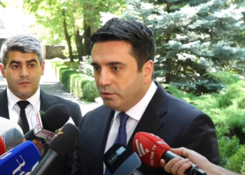 «Թող բերանները փակեն, ռադները քաշեն, չխառնվեն ՀՀ ներքին գործերին». Ալեն Սիմոնյանը՝ ՌԴ-ից հնչող հայտարարությունների մասին