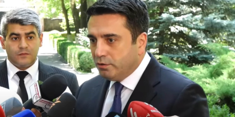 «Թող բերանները փակեն, ռադները քաշեն, չխառնվեն ՀՀ ներքին գործերին». Ալեն Սիմոնյանը՝ ՌԴ-ից հնչող հայտարարությունների մասին