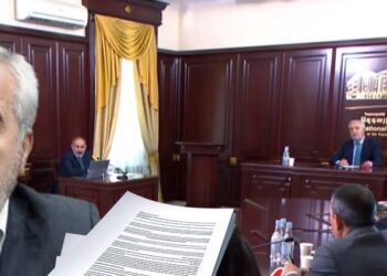 Ծերուկն անկառավարելի է դարձել. Անդրանիկ Քոչարյանն ընդդեմ ՔՊ խմբակցության. «Ժողովուրդ»