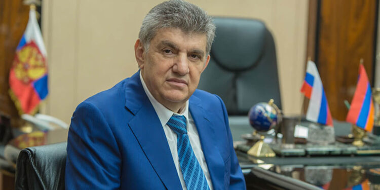 «Էջմիածնում հավաքվելու և փաստացի Գարեգին 2-րդի նստավայրը գրավելու կոչը ռազմավարական սխալ կլինի». Արա Աբրահամյան