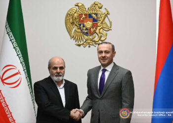 Արմեն Գրիգորյանը հեռախոսազրույց է ունեցել Իրանի գործընկերոջ հետ. Ահմադիանը վերահաստատել է Իրանի դիրքորոշումն ապաշրջափակման հարցում և աջակցություն հայտնել ՀՀ դիրքորոշմանը