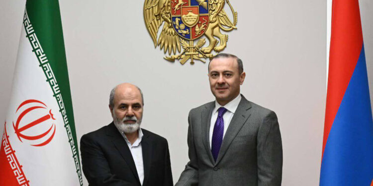 Արմեն Գրիգորյանը հեռախոսազրույց է ունեցել Իրանի գործընկերոջ հետ. Ահմադիանը վերահաստատել է Իրանի դիրքորոշումն ապաշրջափակման հարցում և աջակցություն հայտնել ՀՀ դիրքորոշմանը