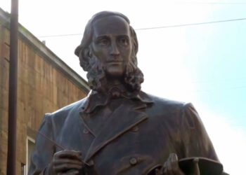 Ադրբեջանը ոչնչացրել է Ստեփանակերտում տեղադրված Այվազովսկու հուշարձանը