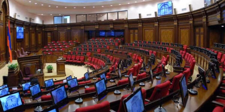 ԱԺ-ն առաջին ընթերցմամբ ընդունեց օրենքի նախագիծը, որը թույլ կտա ազգայնացնել ՀԷՑ-ը