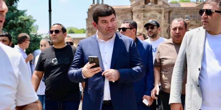 «Արդարությունը պետք է վերականգնվի». Դավիթ Համբարձումյանը կոչ է անում միանալ Սամվել Կարապետյանին աջակցող հավաքին