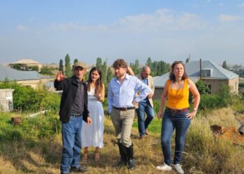 «Ծանոթացա կով կթելու տեխնիկային՝ տիկին Գալստյանի և նրա կովի՝ Սոնայի հետ». ՀՀ-ում Ֆրանսիայի դեսպանն այցելել է Գեղարքունիքի մարզ