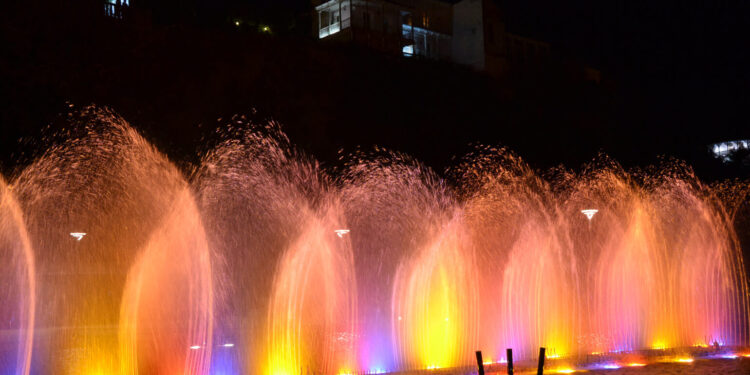 Գյումրու քաղաքապետարանը պարզաբանում է տարածել շատրվաններից հնչած «Доля воровская» երգի մասին