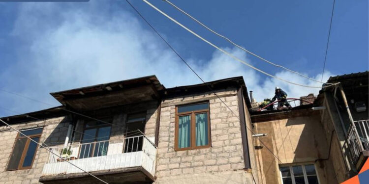 Հրդեհ՝ Երևանի Զաքարիա Քանաքեռցու փողոցում. տարհանվել է 50 բնակիչ