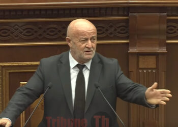 Դուրս արի հլը, արա՛․ Աժ-ում կրքերը թեժացան, հնչեցին հայհոյանքներ Աղազարյանի ելույթից հետո. տեսանյութ