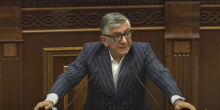 «Ոչ ոք ՀՀ-ում չի կարող հեղաշրջում անել, սա ականջներիդ օղ արե՛ք». Խաչատուր Սուքիասյան