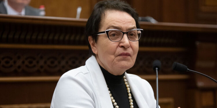 Վարչապետի պաշտոնը զբաղեցնող անձն ամբողջովին ձգտում է միապետական կարգեր հաստատել. Լարիսա Ալավերդյան. «Փաստ»