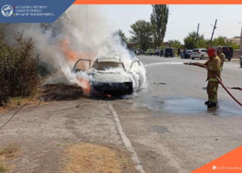 Սարդարապատ գյուղում այրվել է մեքենա