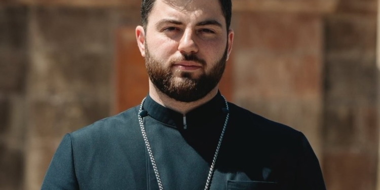 «Ամուսնացյալ քահանաները երբեք դուրս չեն գա Ամենայն Հայոց Կաթողիկոսի դեմ». Մովսես քահանա Սահակյան