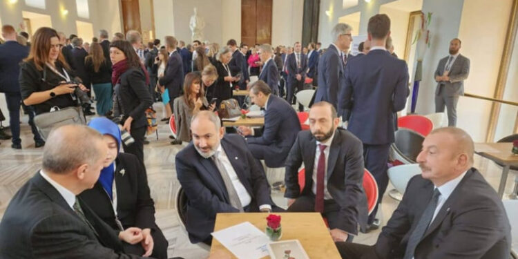 Ամերիկյան վարձակալի թուրքական ականջները. «Փաստ»