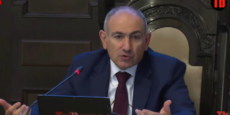 Բլոտի, նստել-խոսելու ժամեր են եղել ֆիզկուլտուրայի ժամերը․ Փաշինյան. տեսանյութ