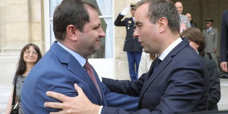 «Համոզված եմ, որ Հայաստանի և Ֆրանսիայի համագործակցությունը կշարունակվի ընդլայնվել՝ ի շահ երկու երկրների խաղաղության ու բարօրության». Պապիկյանը շնորհավորել է Ֆրանսիայի պաշտպանության նախարարին