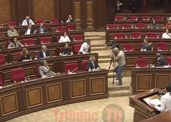 Ամո՛թ ա, հանգի՛ստ․ վեճ՝ Հովիկ Աղազարյանի և Արման Եղոյանի միջև. տեսանյութ