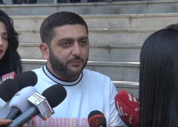 Դա ուղղակի սպիտակ թղթի վրա գրված ինչ-որ տեքստ է, որն իրականության հետ կապ չունի. տեսանյութ