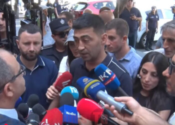 Փողոցում քննարկում չի լինում, հրավիրում ենք ներս. տեսանյութ