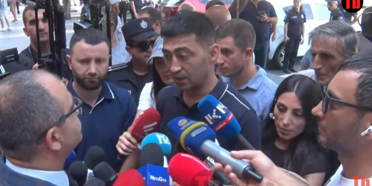 Փողոցում քննարկում չի լինում, հրավիրում ենք ներս. տեսանյութ