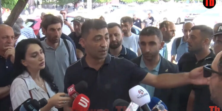 Հրատապ խնդիր ունենք, մարդիկ հայտնվել են դրսում. արցախցի. տեսանյութ