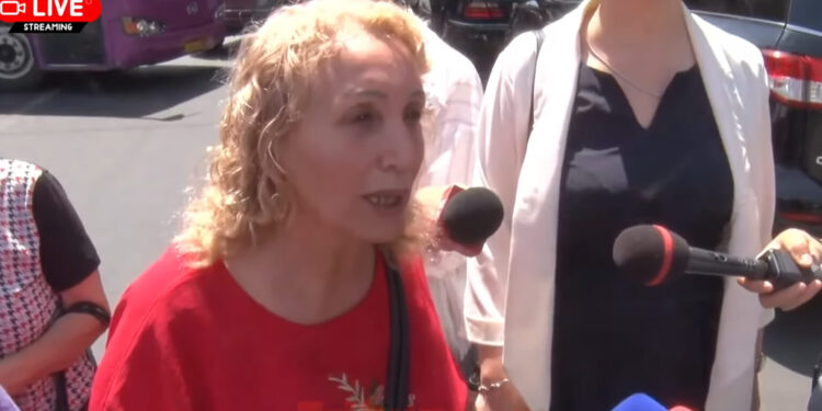 4 տարի է շենքը վթարային է, դիմում ենք, շան տեղ չեն դնում. բնակիչ. տեսանյութ