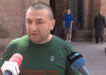 Վեհափառը մեղք չի գործել, վստահ եմ, ես նրա կողքին եմ. քաղաքացի. տեսանյութ