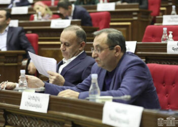 ԱԺ-ն փակ գաղտնի քվեարկությամբ զրկեց Սեյրան Օհանյանին և Արծվիկ Մինասյանին պատգամավորական անձեռնմխելիությունից