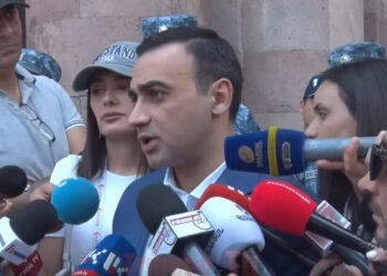 Վեհարանի վրա պատրաստվո՞ւմ եք գրոհել. հարց` Չախոյանին. տեսանյութ