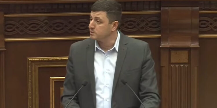 Որոշ ՔՊ-ականների պատկերացումներում բանակը քննարկվում է մայկա, վարտիք, պոլի շոր, ելակ շրջանակներում. Տիգրան Աբրահամյան. տեսանյութ