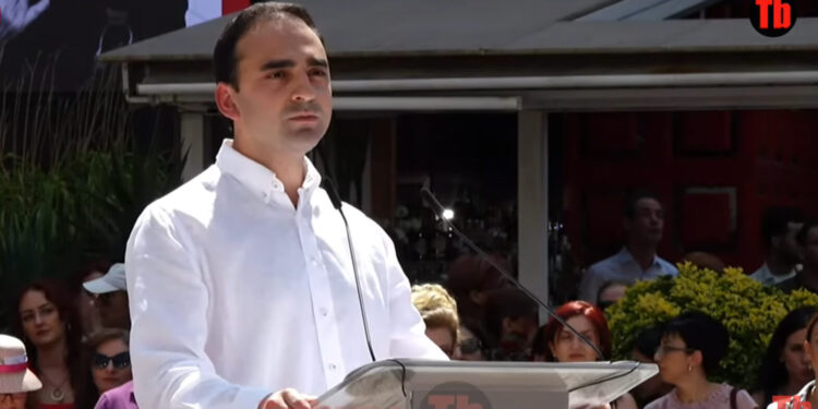 Ազնավուրը երբեք չի դադարել լինել Հայաստանի կողքին. Ավինյանը հիշատակում է Ազնավուրի արածները. տեսանյութ