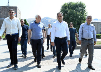 Վահագն Խաչատուրյանն այցելել է Գորիս. նրան ուղեկցել են Սյունիքի մարզպետն ու Գորիսի համայնքապետը