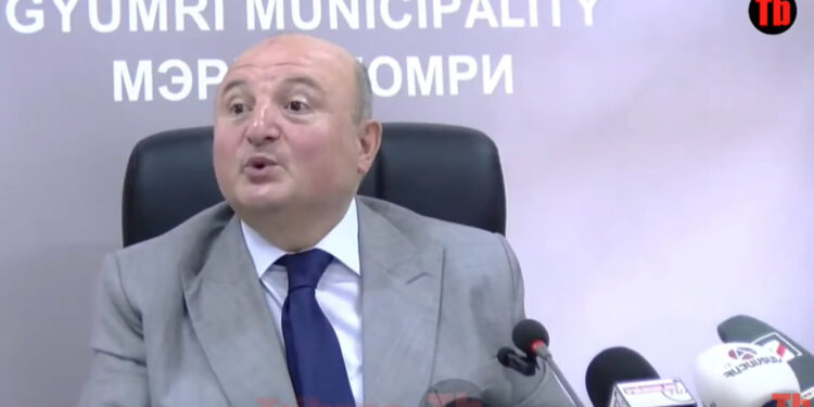 Պաչիկներով գնում ենք առաջ, մեր մոտ ամեն ինչ համբույրի վրա է. Վարդան Ղուկասյան. տեսանյութ