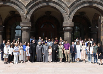 Վեհափառն ընդունել է ԱՄՆ Հայոց Արևելյան թեմի ուխտավորներին