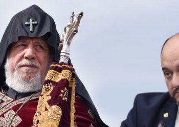 Վեհափառին հեռացնելու «օպերացիան» գլխավորում է Արայիկ Հարությունյանը. Փաշինյանն այդքան էլ գոհ չէ. «Ժողովուրդ»