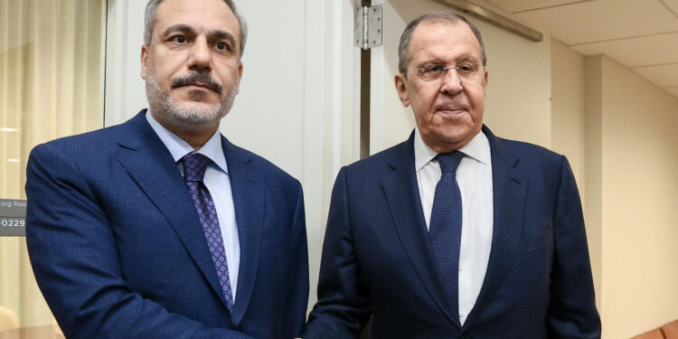 Թուրքիայի արտգործնախարար Հաքան Ֆիդանը հեռախոսով զրուցել է Սերգեյ Լավրովի հետ