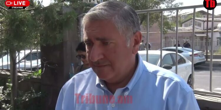 Իր աշխատասենյակի դուռը պետք է թակեին ու տանեին հարցաքննության, սա կրկնակի պետական հեղաշրջում է