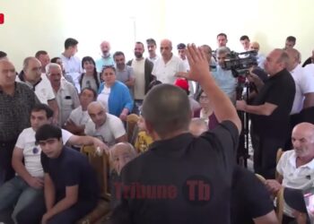 Հանգստացի՛ մի հատ…Դուք եկել եք ձեր գրպանները լցնելու. Թեժ վեճ՝ Քարաբերդում