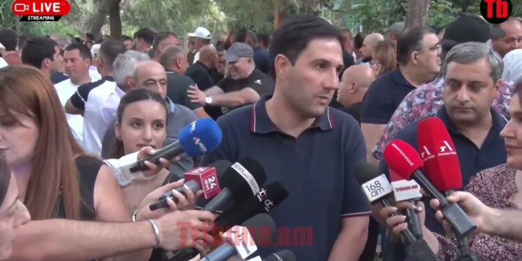 ՔՊ-ի վարկանիշը շատ ցածր է, ուշադրություն են շեղում