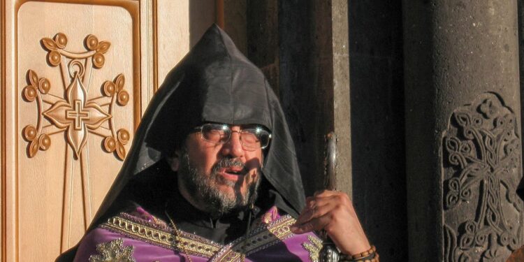 Միքայել Սրբազանը՝ դատարանի առաջ․ ՈՒՂԻՂ