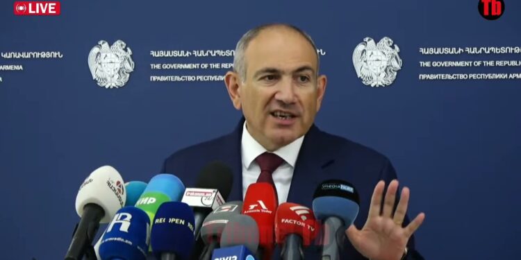 Ես աշխարհի առաջին և միակ վարչապետն եմ, ով կոչ է արել հեղափոխություն անել, եթե համաձայն չեն. Փաշինյան