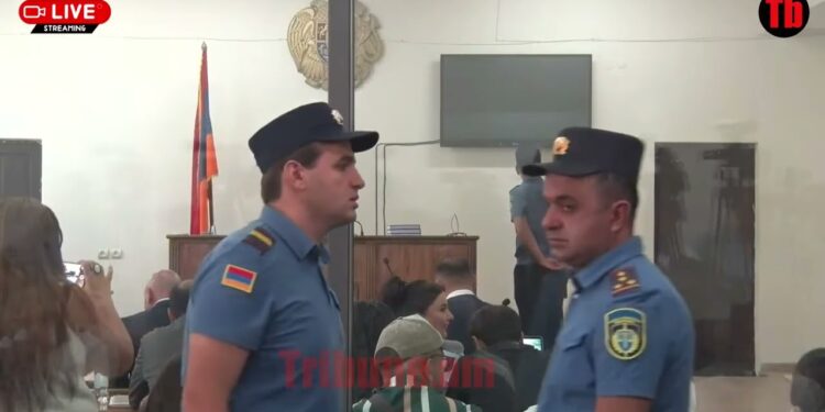 Միքայել սրբազանի հումորը, երբ իմացավ, որ արքեպիսկոպոսներին չեն թողնում մտնել ներս