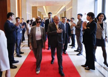 Փաշինյանը տիկնոջ հետ ժամանել է Պեկին