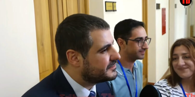 Ես հասկանում եմ, որ ձեզ պետք է ռեպորտաժ, բայց ինձ պետք է իմ ուզած ձևի ռեպորտաժ, Եղոյանը`լրագրողներին. տեսանյութ