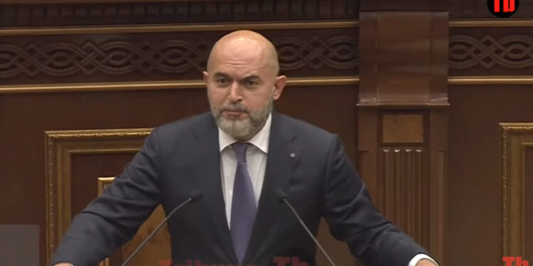 Էդ ի՞նչ նոր խասյաթ ա` հանրապետականի հետ սիրավեպ հորինել. Աշոտյան. տեսանյութ