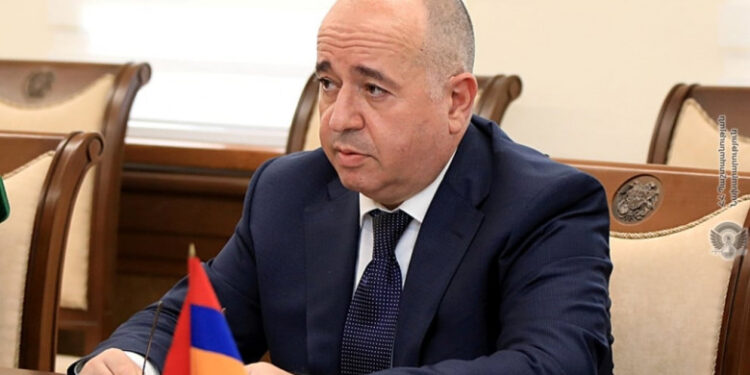 Արցախ գնալու համար նոր քրեական վարույթ է նախաձեռնվել պաշտպանության նախկին նախարար Արշակ Կարապետյանի դեմ․ «Փաստ»