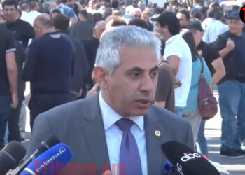 Դուր չեկավ, որ Սաղաթելյանի ելույթից հետո «Հայաստան» դաշինքի պատգամավորները դուրս եկան. տեսանյութ