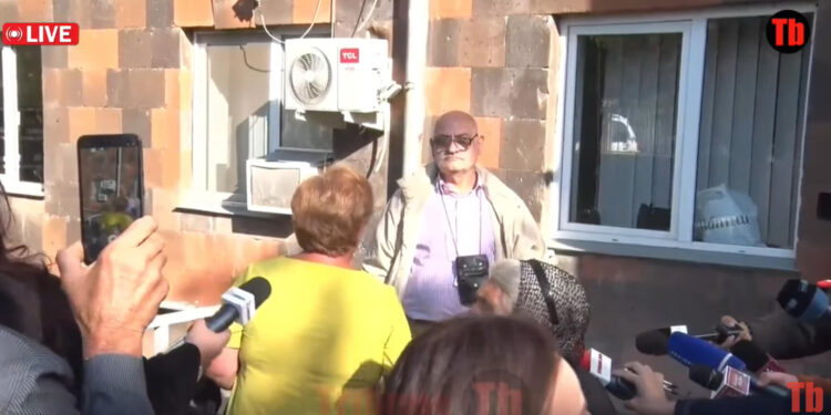 Միջադեպ՝ Վարդգես Գասպարիի ու գյումրեցիների միջև. ամոթ չե՞ս անում. տեսանյութ