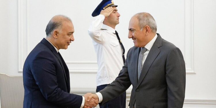 Փաշինյանն ընդունել է ՀՀ-ում Իրանի դեսպանին, որն ավարտում է դիվանագիտական առաքելությունը